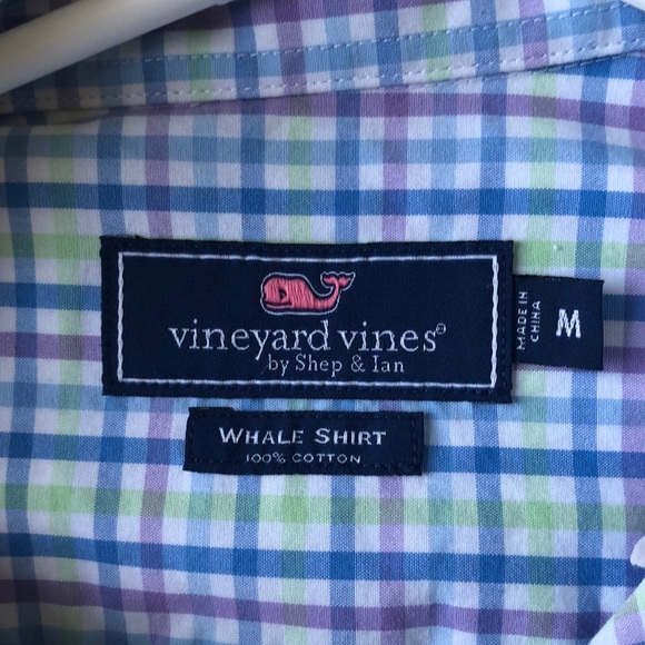 Vineyard Vines Button Down Size Medium - Picture 4 of 4